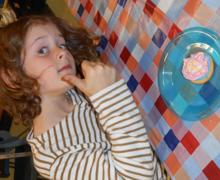 Decorating a biscuit